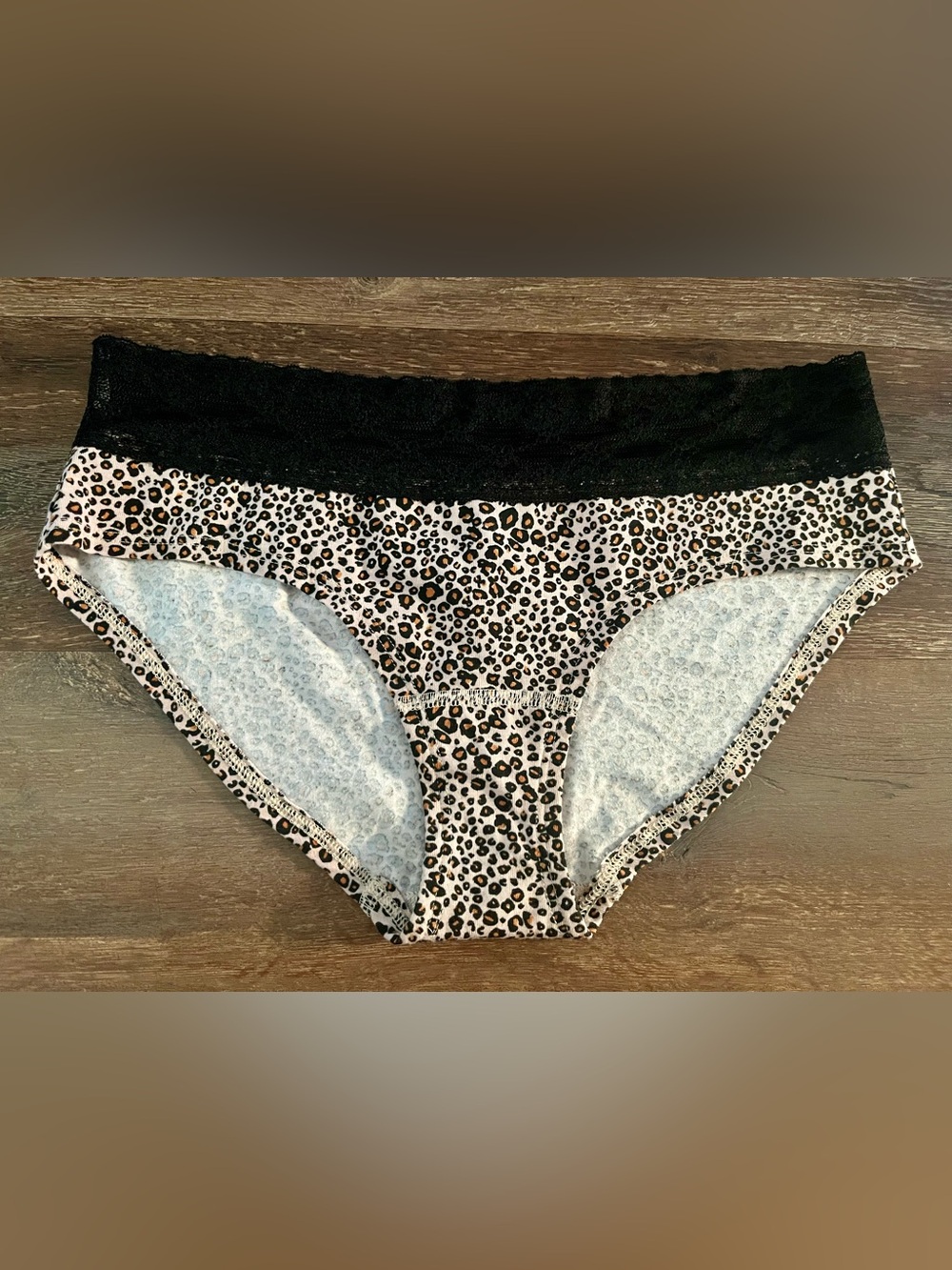 Victoria’s Secret Sheer Waist Little Leopard Print Hiphugger Panty Size Medium